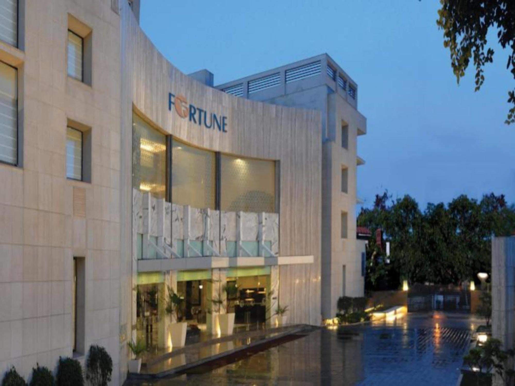 Fortune Sector 27, Noida - Member Itc Hotels' Group Kültér fotó